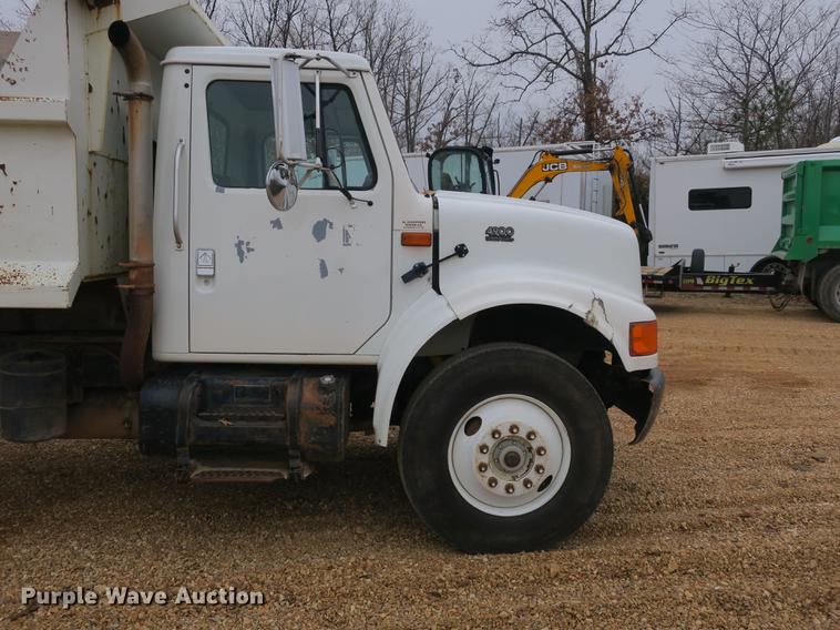 image for item DB8930 1996 International 4900 dump truck