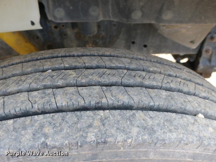 image for item DB8930 1996 International 4900 dump truck