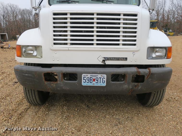 image for item DB8930 1996 International 4900 dump truck