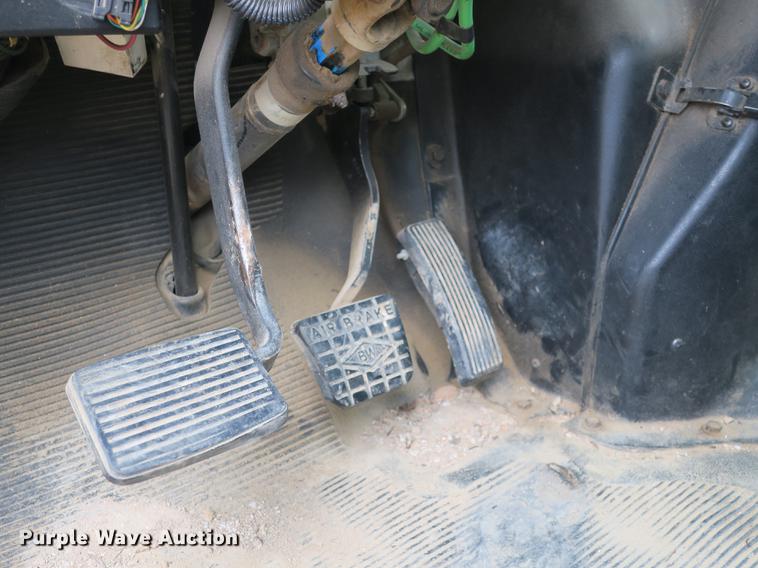 image for item DB8930 1996 International 4900 dump truck