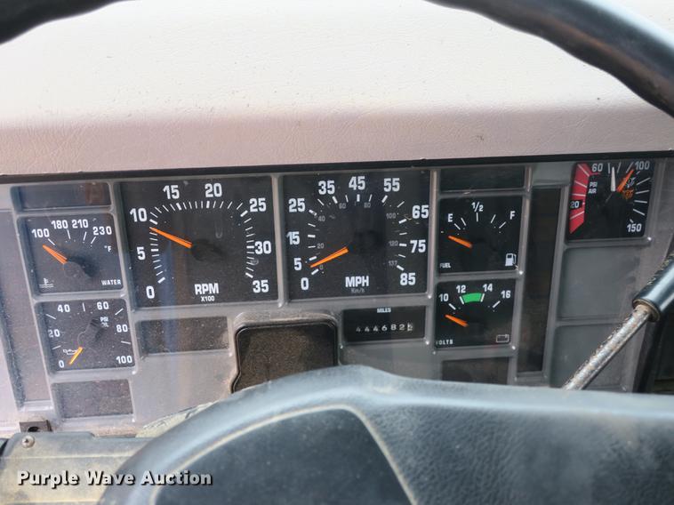 image for item DB8930 1996 International 4900 dump truck