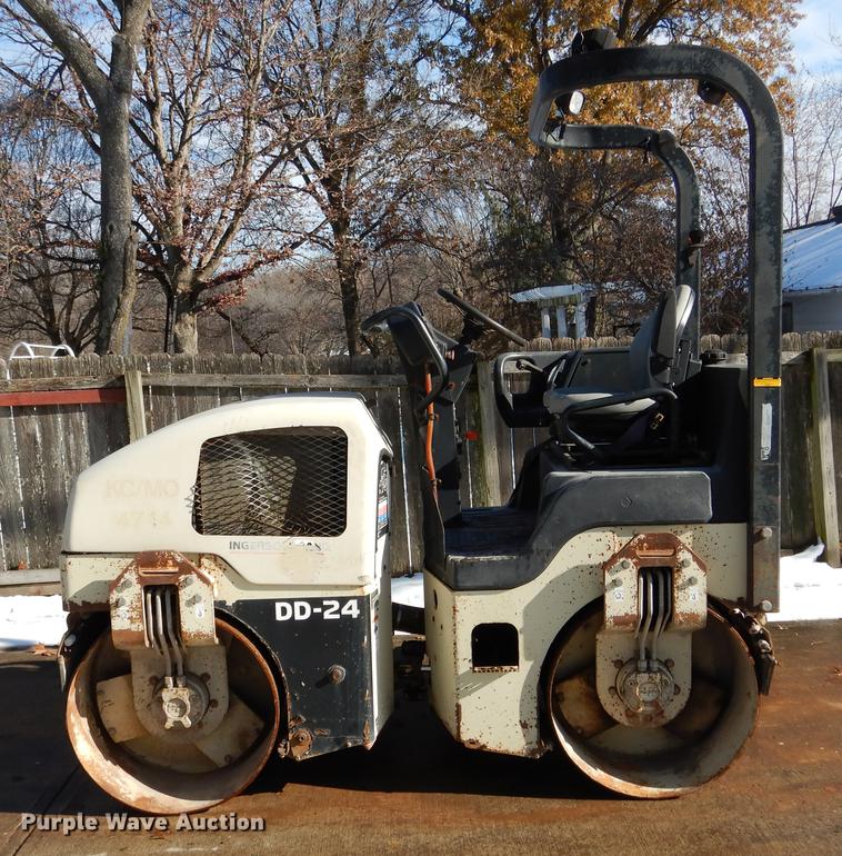 2000 Ingersoll Rand DD24 double drum vibratory roller in Sugar Creek ...
