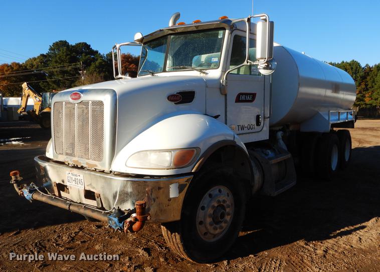 image for item DC0172 2012 Peterbilt 348 water truck