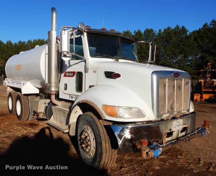 image for item DC0172 2012 Peterbilt 348 water truck