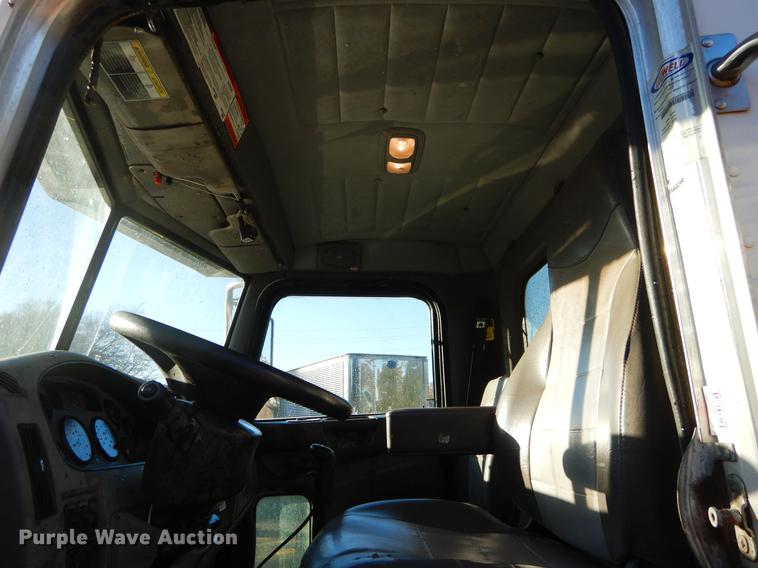 image for item DC0172 2012 Peterbilt 348 water truck