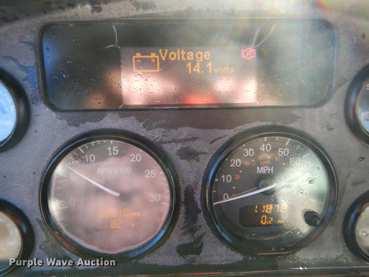 image for item DC0172 2012 Peterbilt 348 water truck