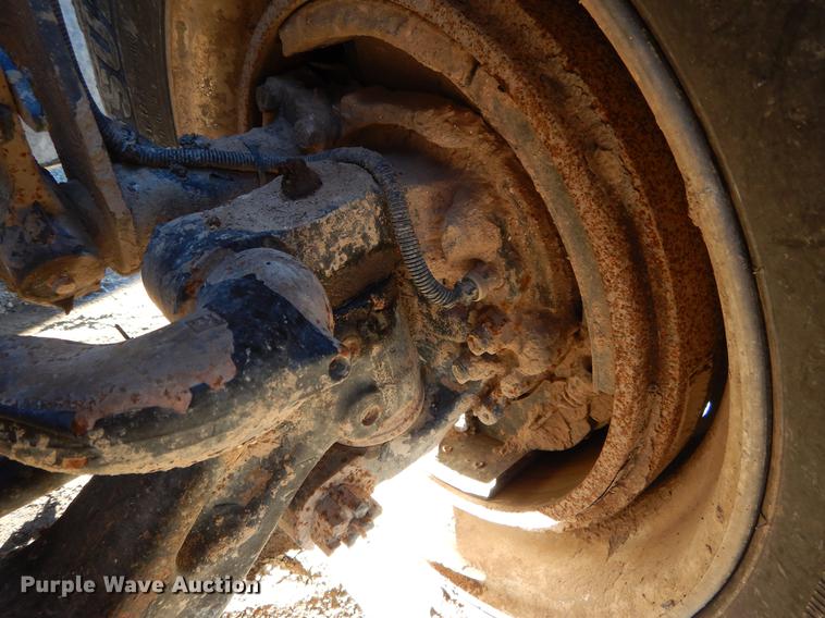 image for item DC0172 2012 Peterbilt 348 water truck