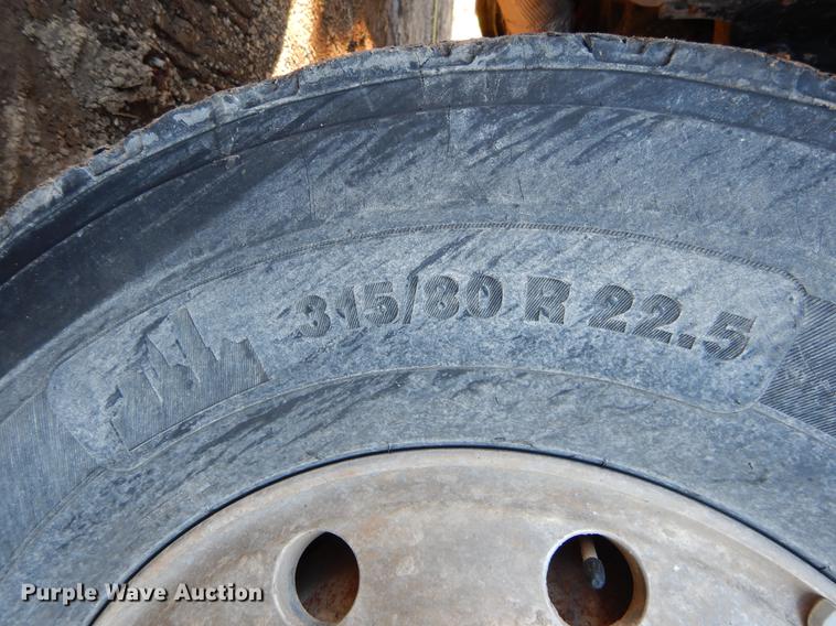 image for item DC0172 2012 Peterbilt 348 water truck