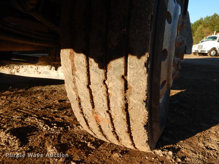 image for item DC0172 2012 Peterbilt 348 water truck