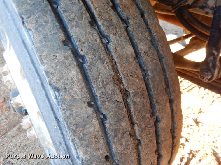 image for item DC0172 2012 Peterbilt 348 water truck