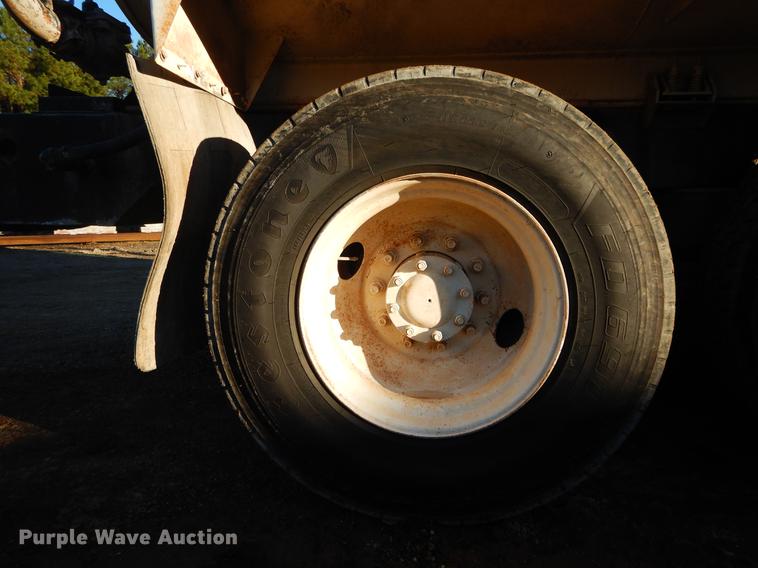 image for item DC0172 2012 Peterbilt 348 water truck