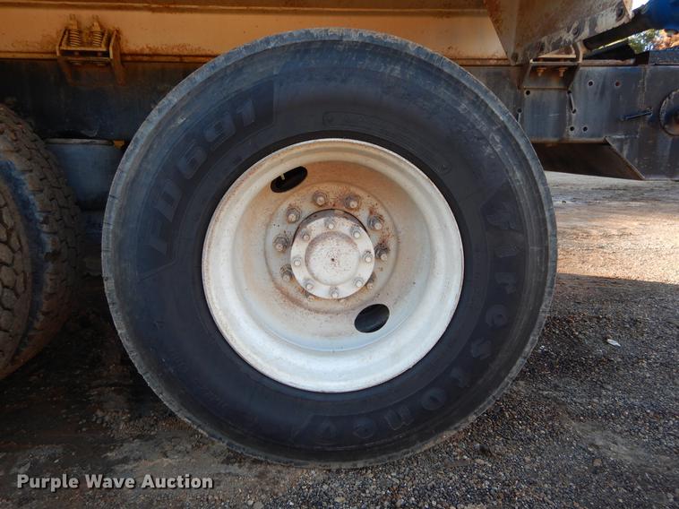 image for item DC0172 2012 Peterbilt 348 water truck