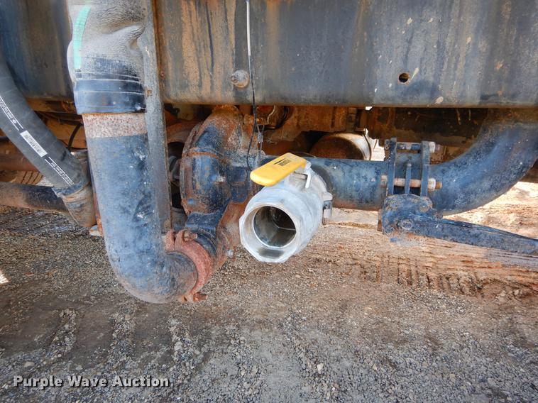 image for item DC0172 2012 Peterbilt 348 water truck