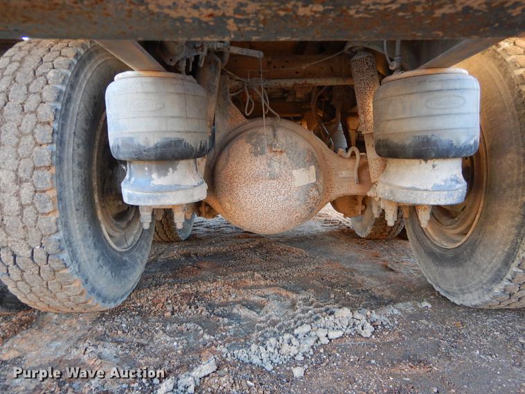 image for item DC0172 2012 Peterbilt 348 water truck