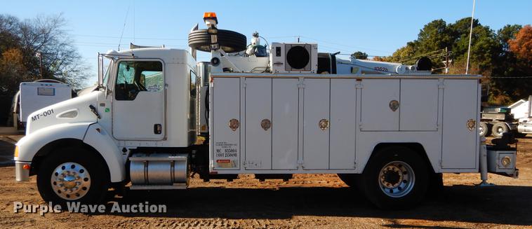 image for item DC0173 2007 Kenworth T300 service truck with crane