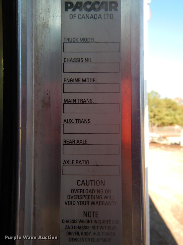 image for item DC0173 2007 Kenworth T300 service truck with crane