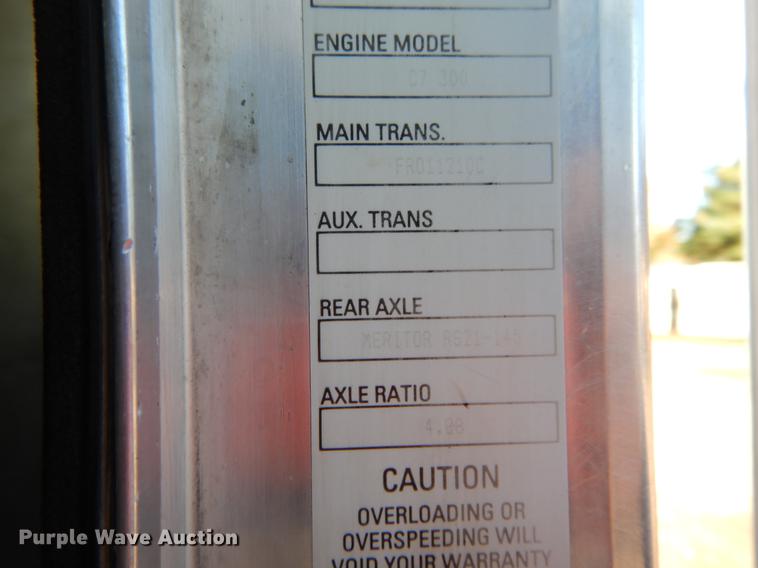 image for item DC0173 2007 Kenworth T300 service truck with crane