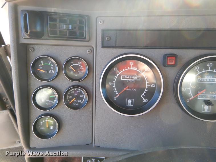 image for item DC0173 2007 Kenworth T300 service truck with crane