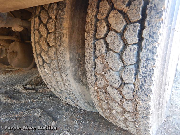 image for item DC0173 2007 Kenworth T300 service truck with crane