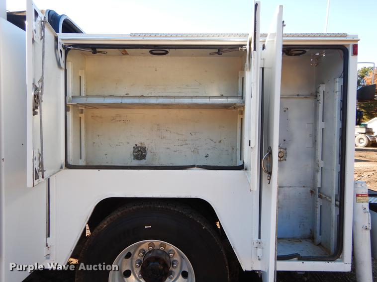 image for item DC0173 2007 Kenworth T300 service truck with crane