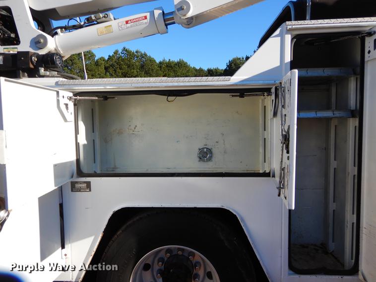 image for item DC0173 2007 Kenworth T300 service truck with crane