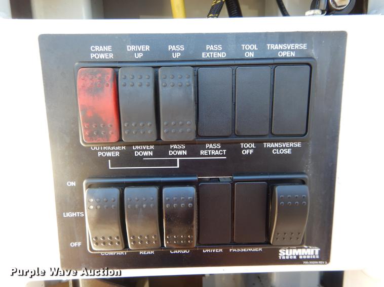 image for item DC0173 2007 Kenworth T300 service truck with crane