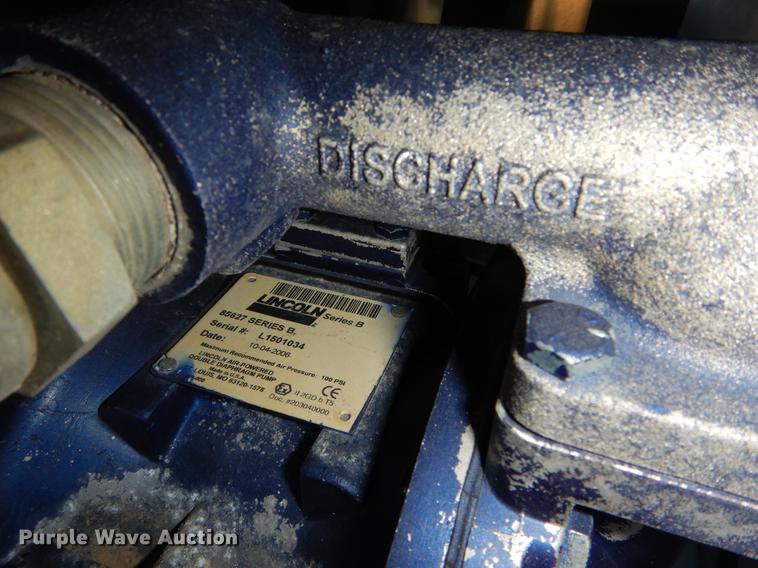 image for item DC0173 2007 Kenworth T300 service truck with crane