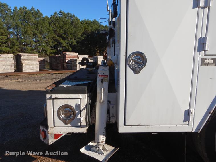 image for item DC0173 2007 Kenworth T300 service truck with crane