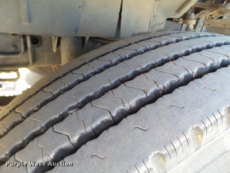 image for item DD1125 1997 GMC T6500 road striper truck