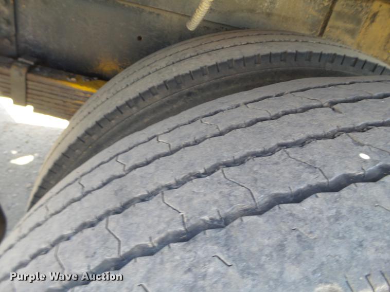 image for item DD1125 1997 GMC T6500 road striper truck