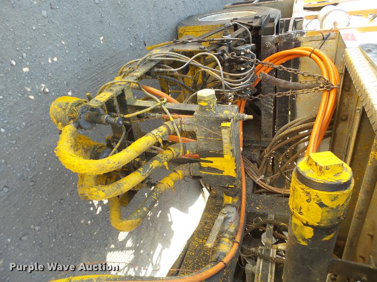 image for item DD1125 1997 GMC T6500 road striper truck