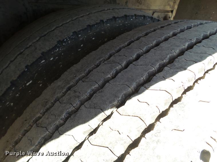 image for item DD1125 1997 GMC T6500 road striper truck