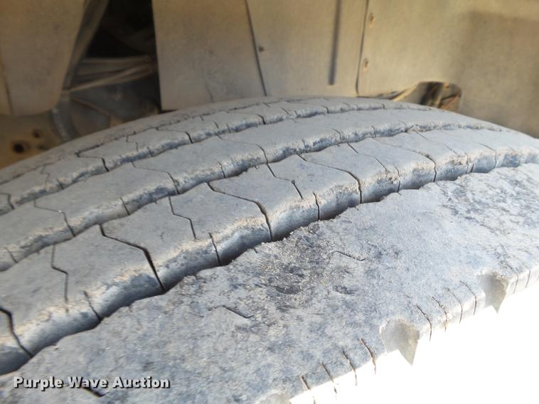 image for item DD1125 1997 GMC T6500 road striper truck