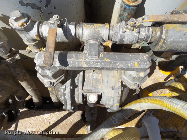 image for item DD1125 1997 GMC T6500 road striper truck