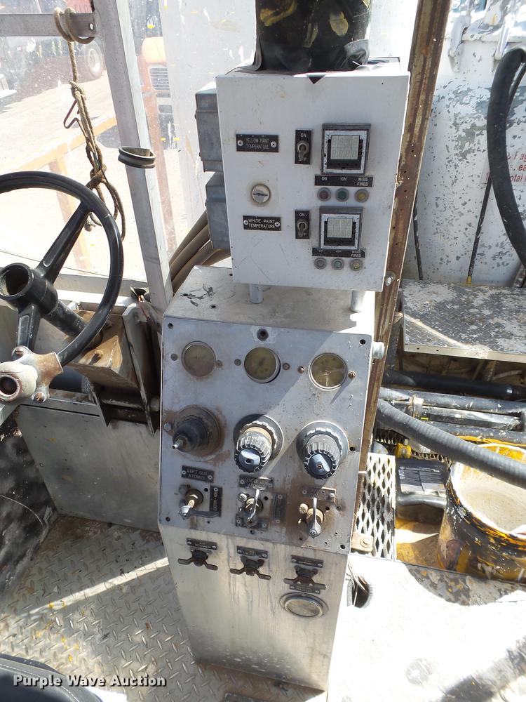 image for item DD1125 1997 GMC T6500 road striper truck