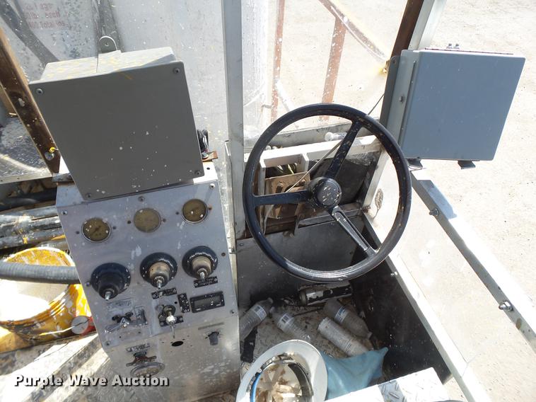 image for item DD1125 1997 GMC T6500 road striper truck