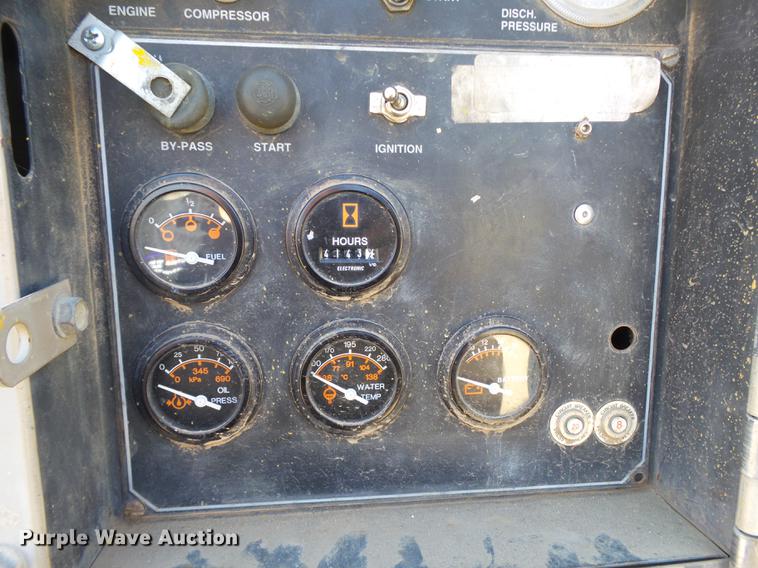 image for item DD1125 1997 GMC T6500 road striper truck