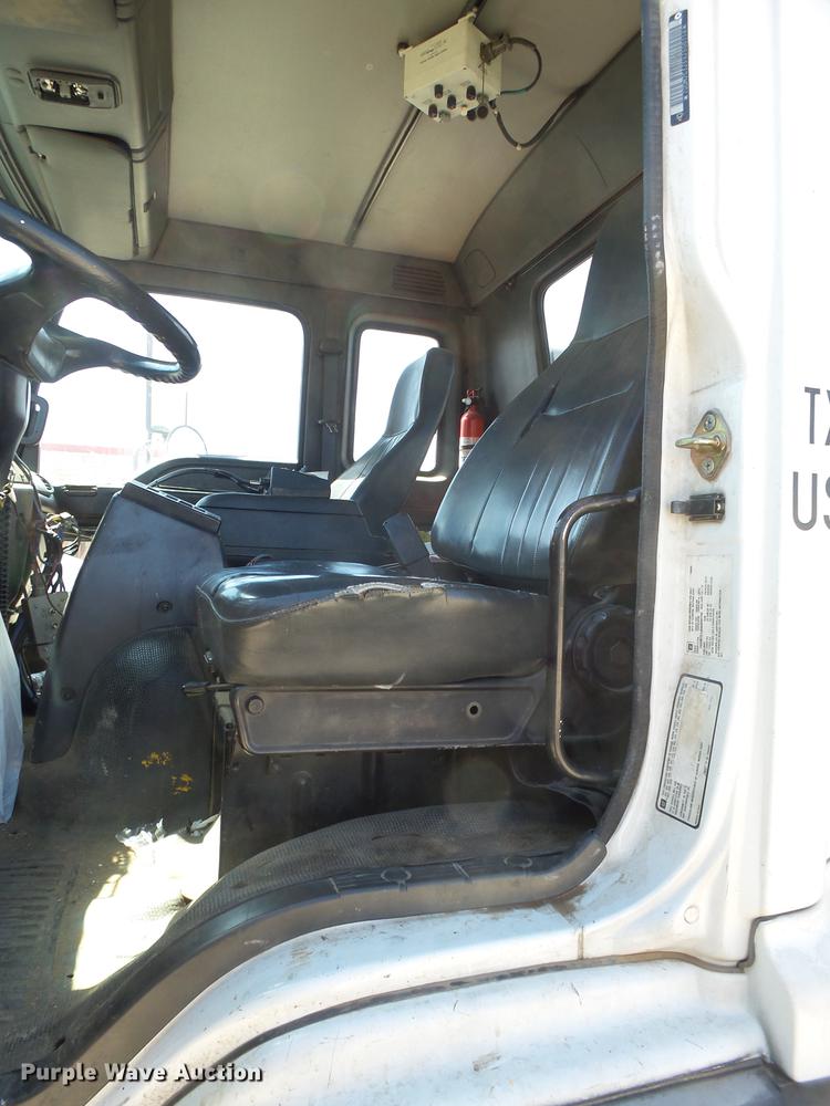 image for item DD1125 1997 GMC T6500 road striper truck