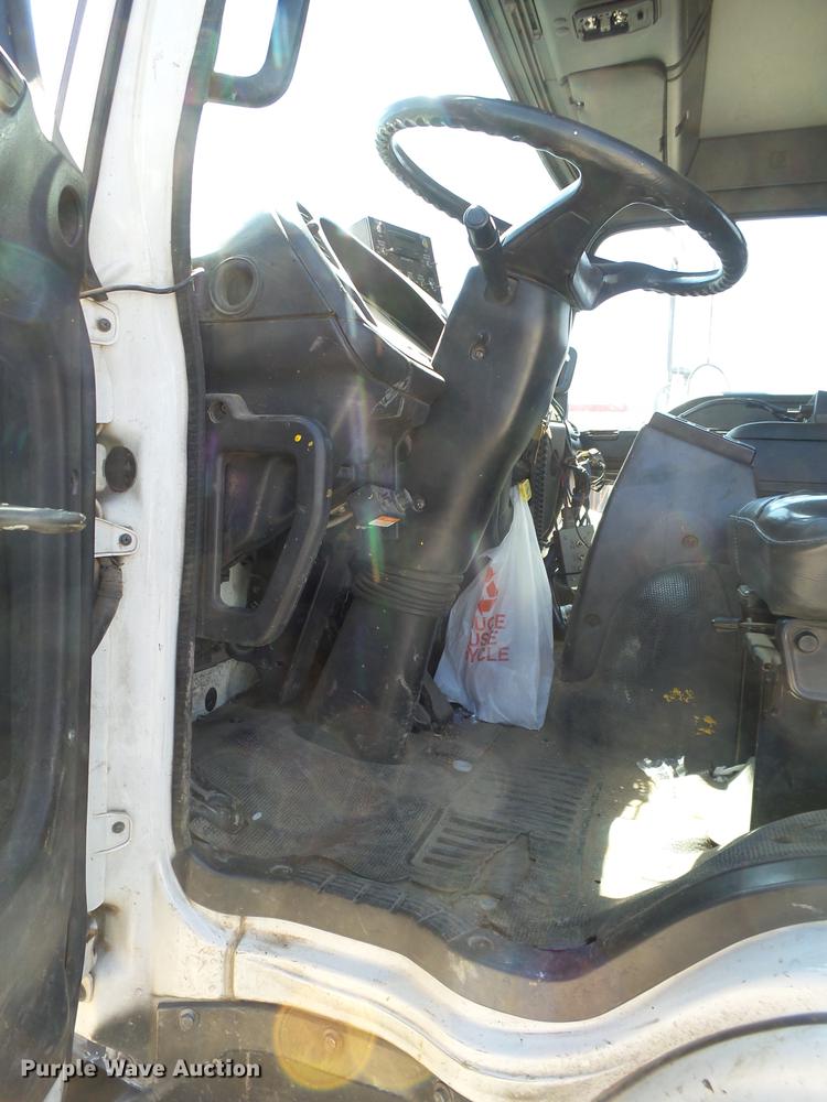 image for item DD1125 1997 GMC T6500 road striper truck