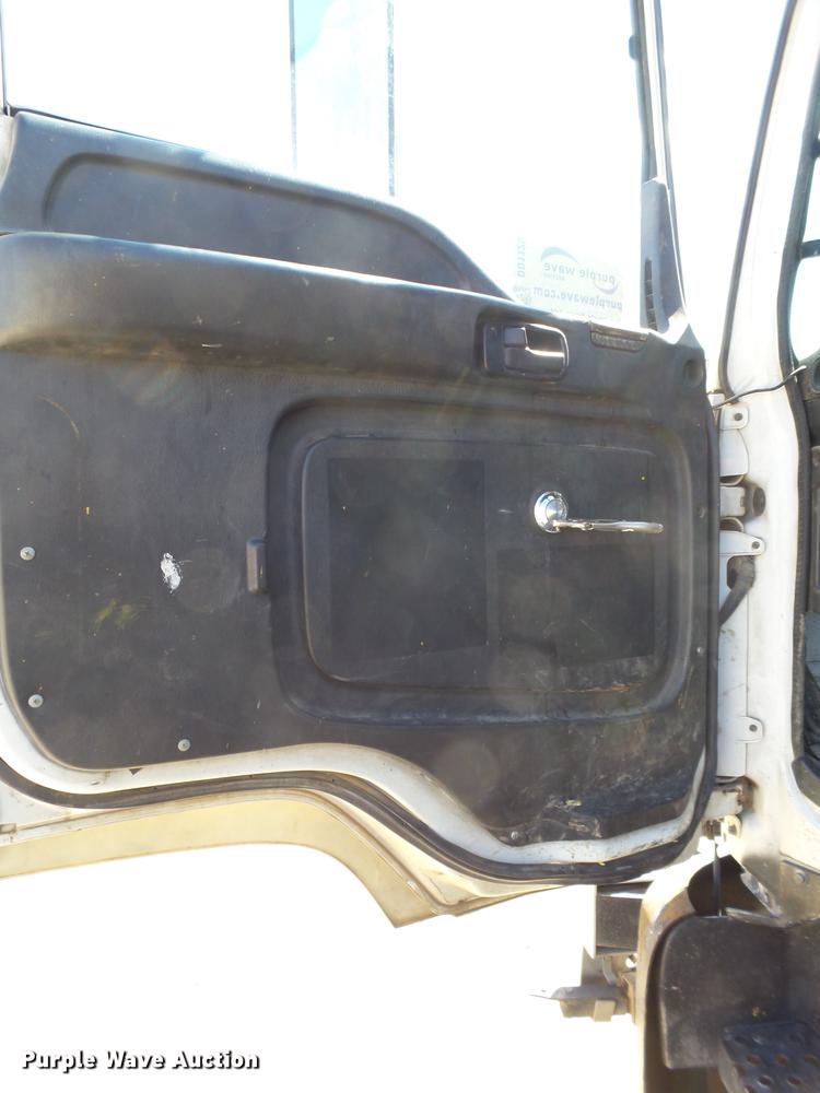 image for item DD1125 1997 GMC T6500 road striper truck