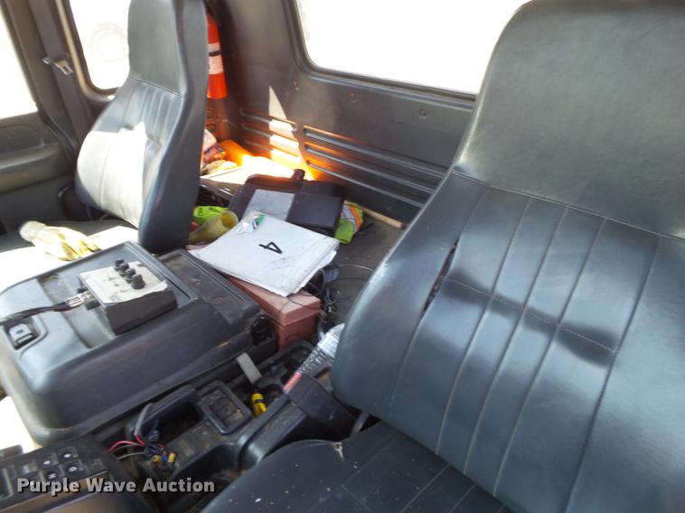 image for item DD1125 1997 GMC T6500 road striper truck