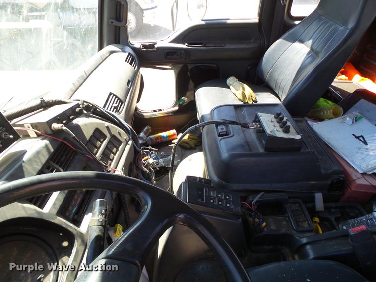 image for item DD1125 1997 GMC T6500 road striper truck