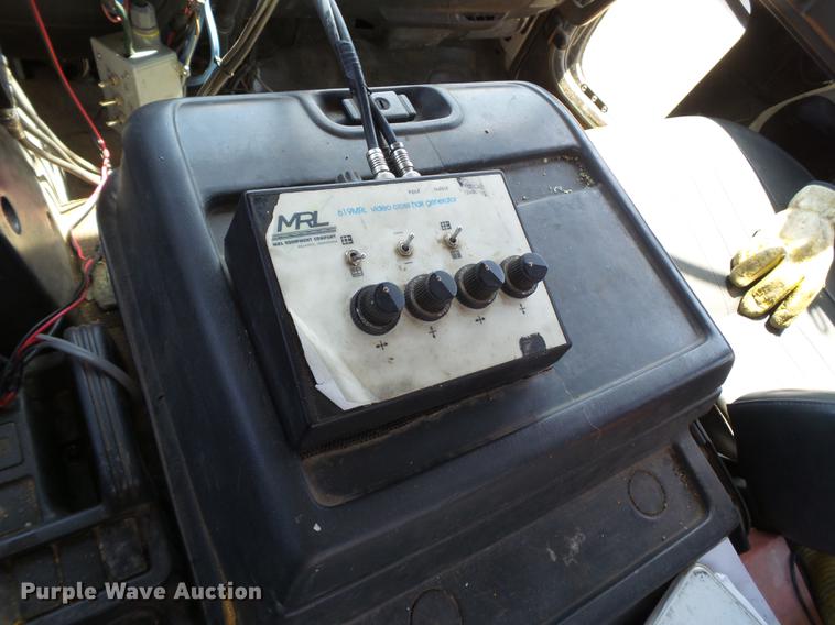 image for item DD1125 1997 GMC T6500 road striper truck