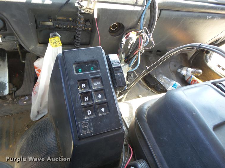 image for item DD1125 1997 GMC T6500 road striper truck