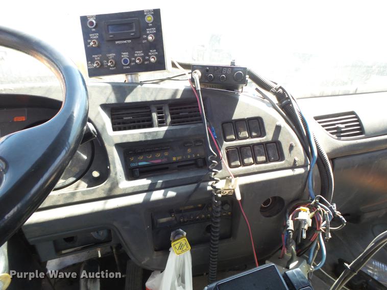 image for item DD1125 1997 GMC T6500 road striper truck