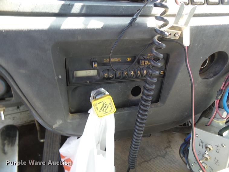 image for item DD1125 1997 GMC T6500 road striper truck