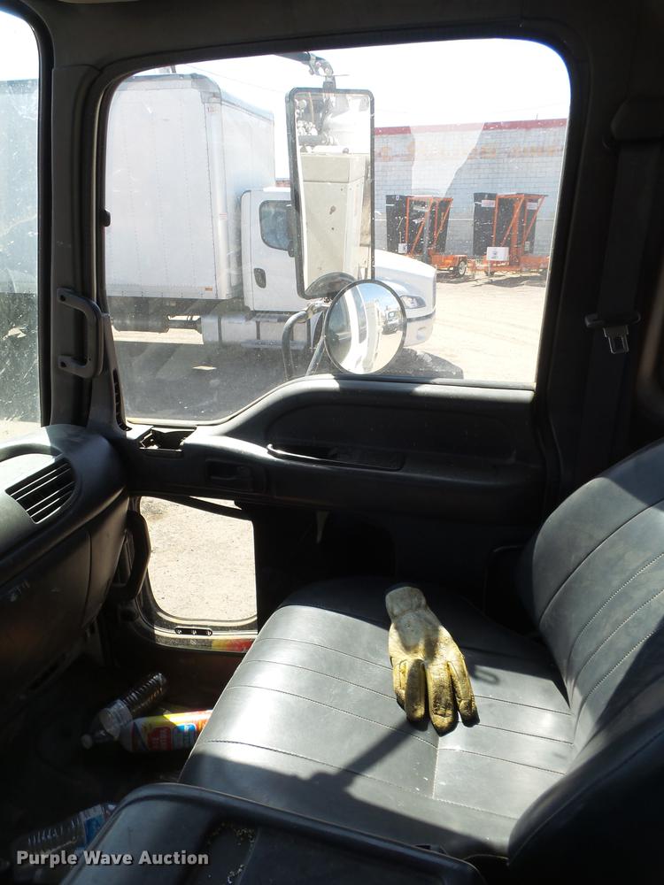 image for item DD1125 1997 GMC T6500 road striper truck