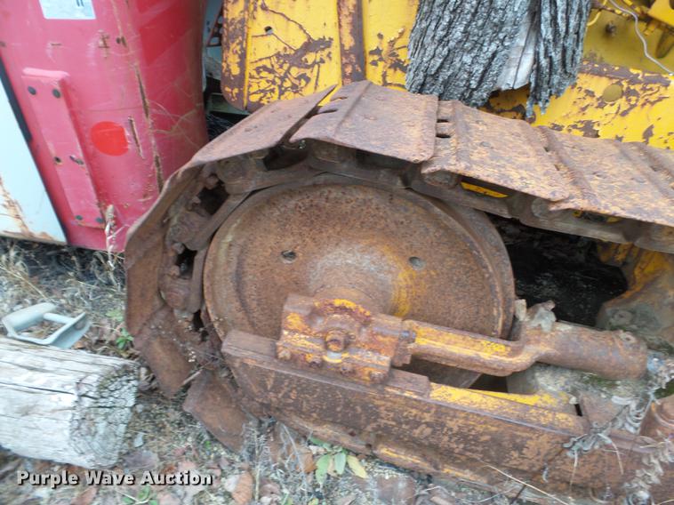 image for item DD2385 1985 John Deere 455D track loader