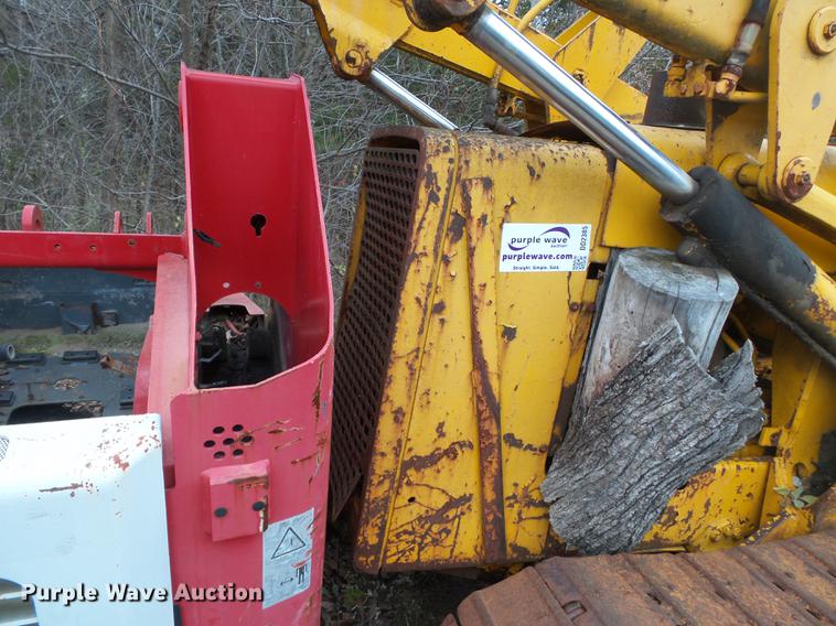 image for item DD2385 1985 John Deere 455D track loader
