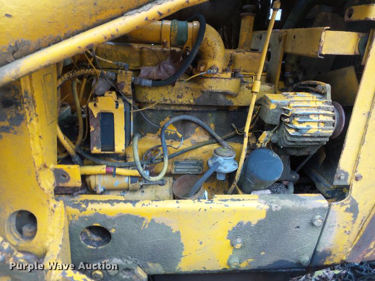 image for item DD2385 1985 John Deere 455D track loader